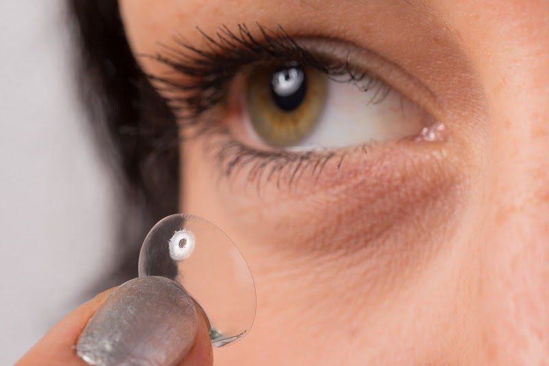 Decorating Your Eyes For Halloween